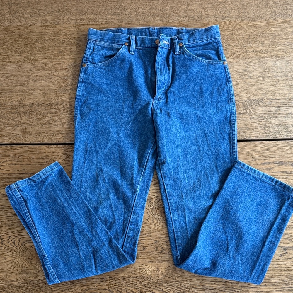 Wrangler - like new - size 30 x 32 denim jeans